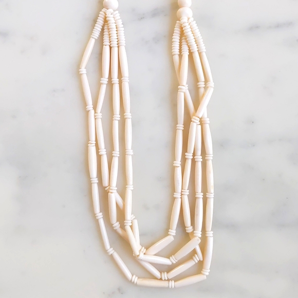 NWT. Vintage The Limited Four Strands Bone Beige Necklace. - Picture 4 of 6